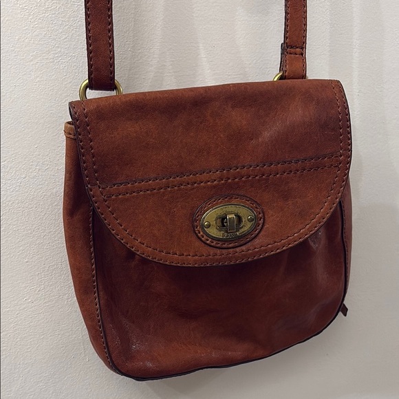 Fossil Brown Leather Crossbody Bag - great condition - adjustable straps - Picture 1 of 8